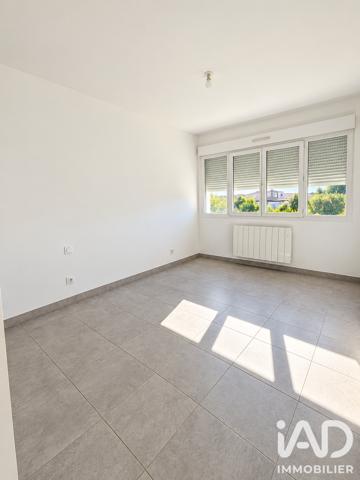 Location appartement 3 pièces 92 m² Salon-de-Provence