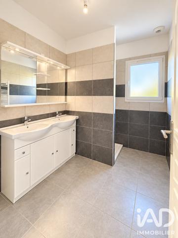 Location appartement 3 pièces 92 m² Salon-de-Provence
