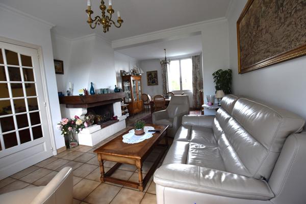 EN VENTE à COMBS LA VILLE, Maison indépendante de 6 pièces principales