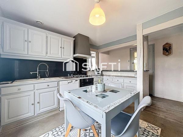 Belle longère familiale de 147m² environ située dans un environnement naturel et calme