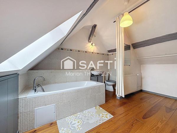 Belle longère familiale de 147m² environ située dans un environnement naturel et calme