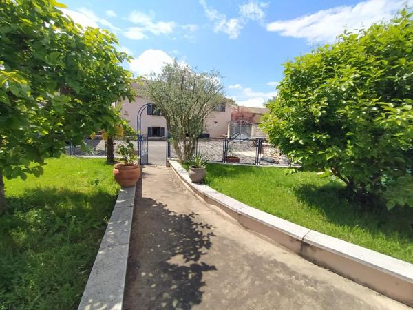 Environnement exceptionnel et charme de la pierre