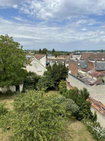 À vendre - Maison bourgeoise, 8 pièces située à Compiègne (60200)