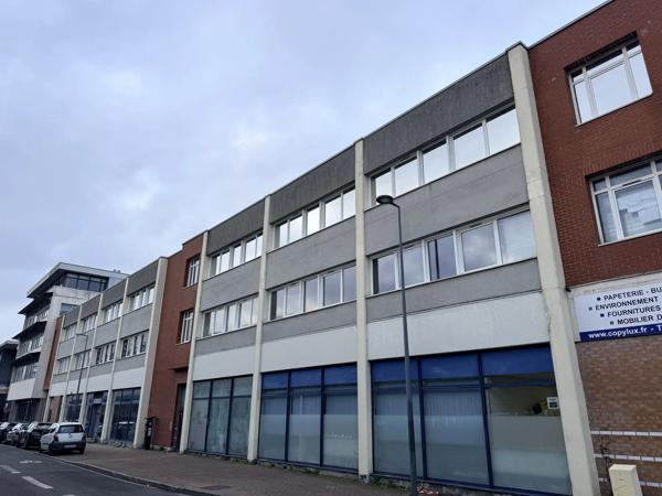 Vente                                                      Bureau
                        
                     23 pièces                      456 m2                     à Lille