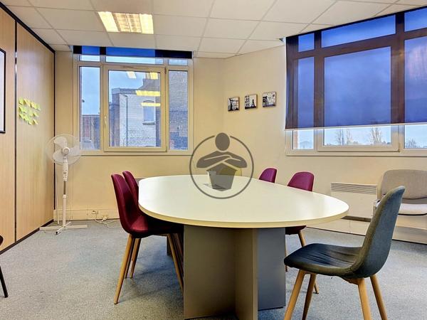 Vente                                                      Bureau
                        
                     23 pièces                      456 m2                     à Lille