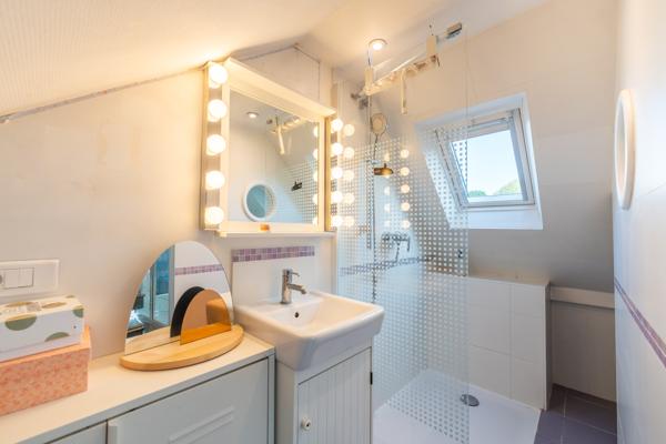 Maison
         4 pièces
        - 73 m² Exclusivité 640 000 € *