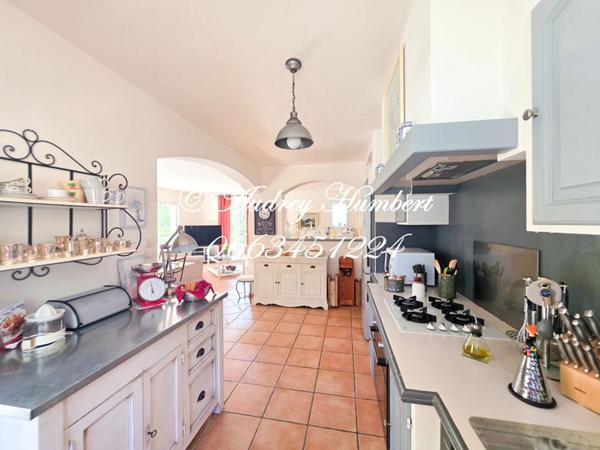 EXCLUSIVITÉ, SAINTE-TULLE, Quartier prisé pour cette Villa de 140 m² avec piscine et magnifique jardin