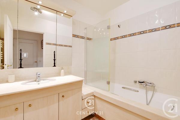 Appartement F3 à vendre  3 pièces - 84,55 m2 PARIS - 75015