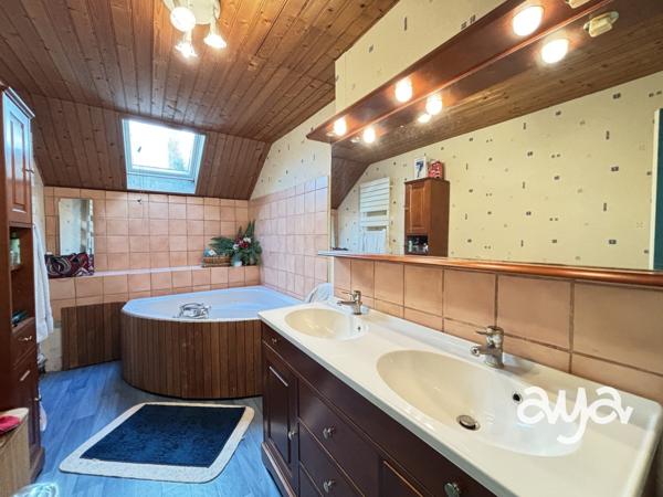 LONGÈRE EN PIERRE – HAMEAU CALME À MALVILLE