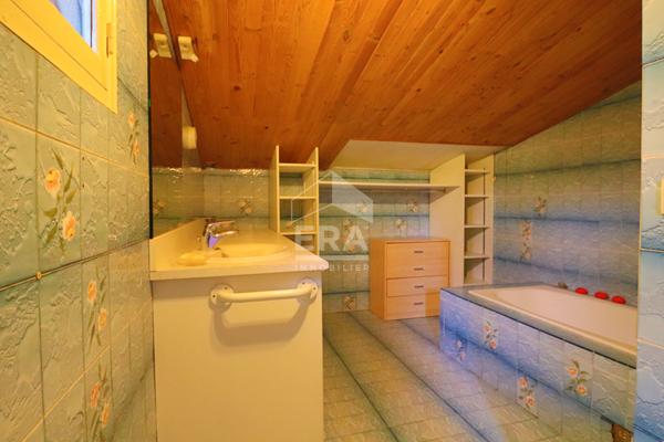 Maison familiale 6 pièces avec jardin, piscine et dépendance