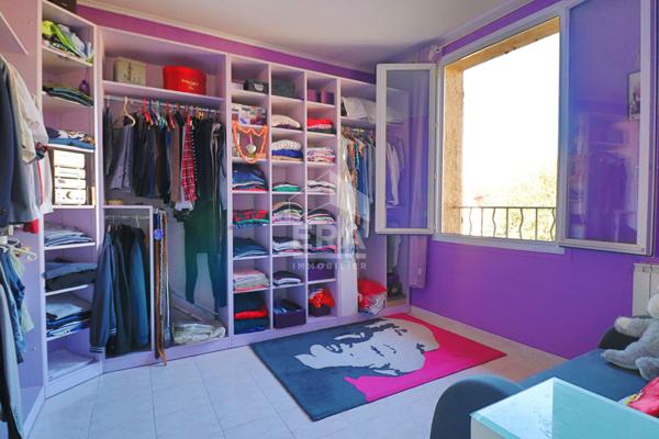 Maison familiale 6 pièces avec jardin, piscine et dépendance