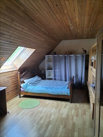 Janzé (35150) Grande maison en pierres de 300 m² avec terrain, hangar, étang et bois* Parfaite pour une grande famille ou un