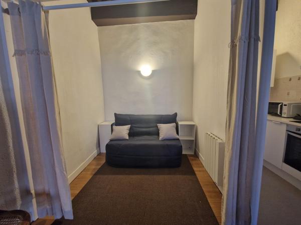 ANNECY - VIEILLE VILLE - T2 MEUBLE DE 74m²