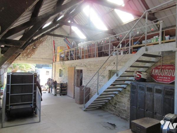 MAGNIFIQUE PROPRIETE DE CHARME SURPLOMBANT LE SCORFF