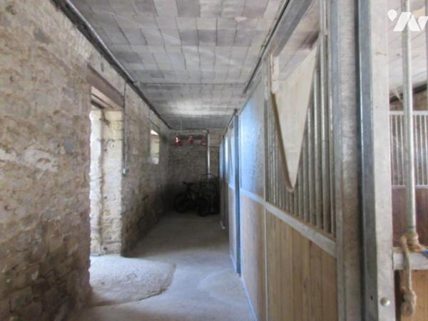 MAGNIFIQUE PROPRIETE DE CHARME SURPLOMBANT LE SCORFF