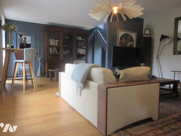 MAGNIFIQUE PROPRIETE DE CHARME SURPLOMBANT LE SCORFF