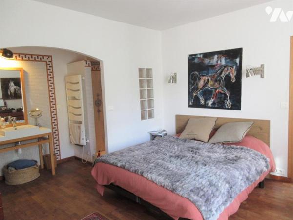 MAGNIFIQUE PROPRIETE DE CHARME SURPLOMBANT LE SCORFF