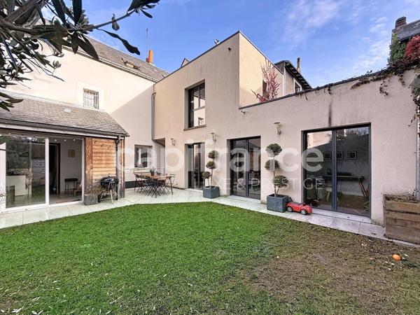 Maison familiale avec jardin et studio indépendant Tours centre 156 m²