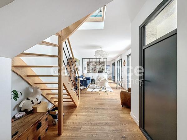 Maison familiale avec jardin et studio indépendant Tours centre 156 m²