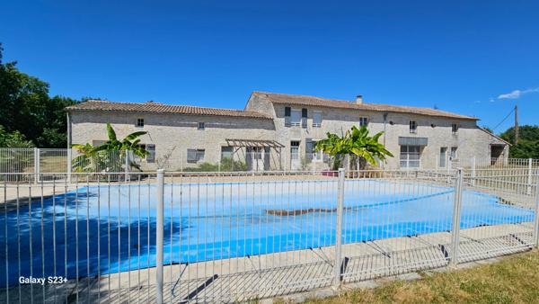 Maison - 11 pièces - 400 m²