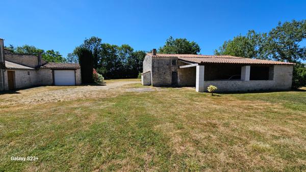 Maison - 11 pièces - 400 m²