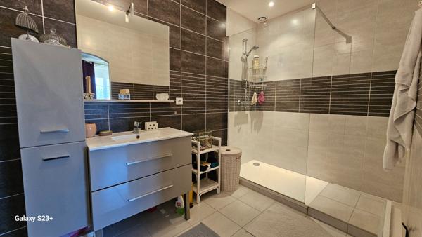 Maison - 11 pièces - 400 m²