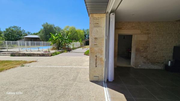 Maison - 11 pièces - 400 m²