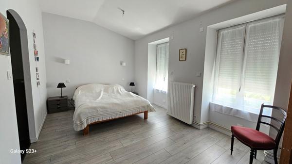 Maison - 11 pièces - 400 m²