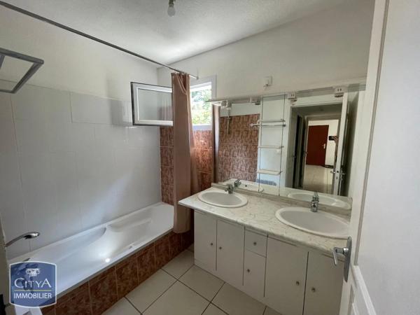 Appartement à louer 2 pièces 49.41m² Nîmes (30000)