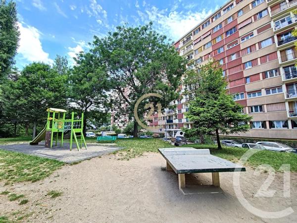 Appartement F4 à vendre  4 pièces - 61,22 m 2   MONTREUIL  - 93