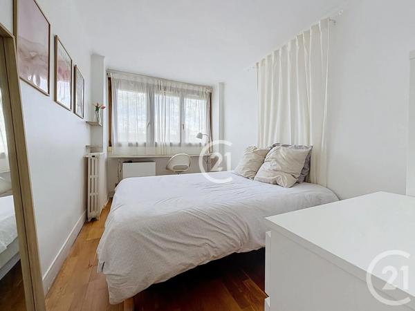 Appartement F4 à vendre  4 pièces - 61,22 m 2   MONTREUIL  - 93