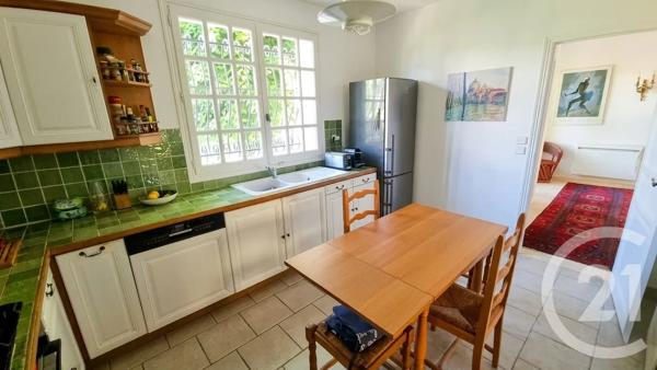 Maison à vendre  8 pièces - 183,77 m 2   ST MAUR DES FOSSES  - 94