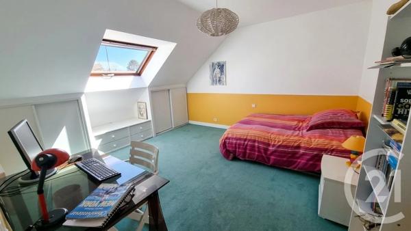 Maison à vendre  8 pièces - 183,77 m 2   ST MAUR DES FOSSES  - 94