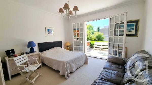 Maison à vendre  8 pièces - 183,77 m 2   ST MAUR DES FOSSES  - 94