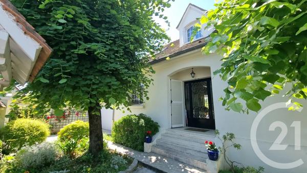 Maison à vendre  8 pièces - 183,77 m 2   ST MAUR DES FOSSES  - 94