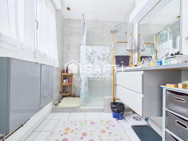 Maison familiale avec jardin et garage