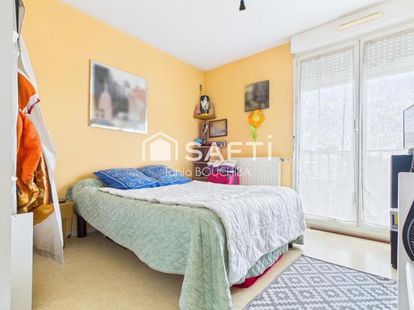 Maison familiale avec jardin et garage