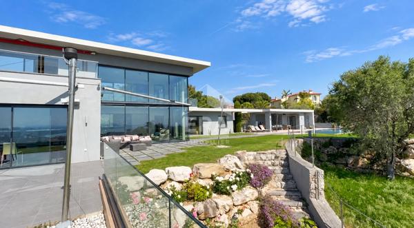 NICE EST - VINAIGRIER / COL DE VILLEFRANCHE-SUR-MER : VILLA D'ARCHITECTE D'EXCEPTION AVEC VUE MER PANORAMIQUE VILLE ET MER