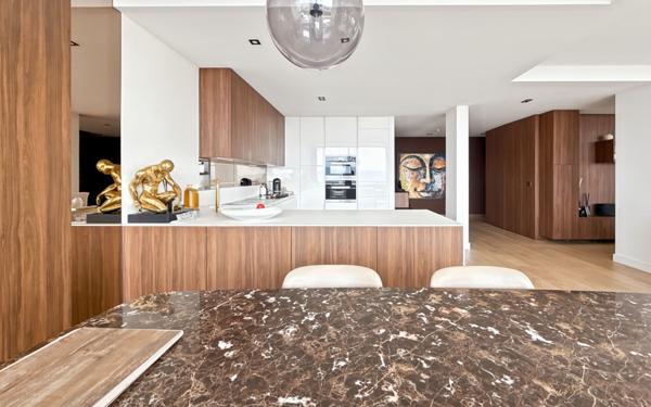 Appartement à vendre    3 pièces • 108 m2 Nice