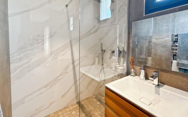 Appartement à vendre    3 pièces • 108 m2 Nice