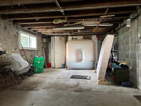 Toute proche de ROCHECHOUART , au calme.