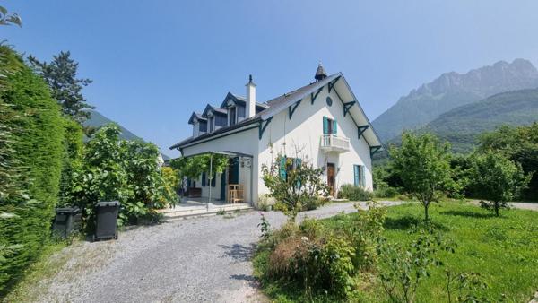EXCLUSIVITÉ Maison Talloires-Montmin 10 pièces 255 m2