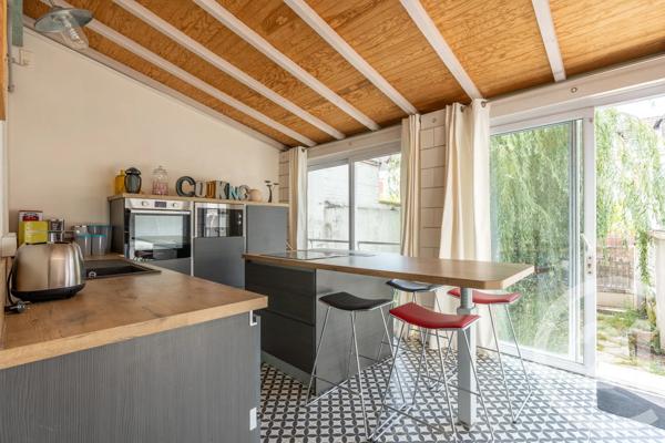 Maison à vendre  5 pièces - 101,35 m 2   ST MAUR DES FOSSES  - 94