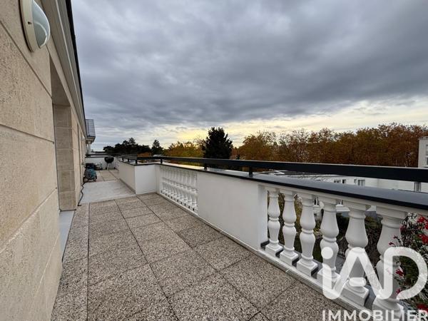 Location appartement 4 pièces 90 m² Le Plessis-Robinson