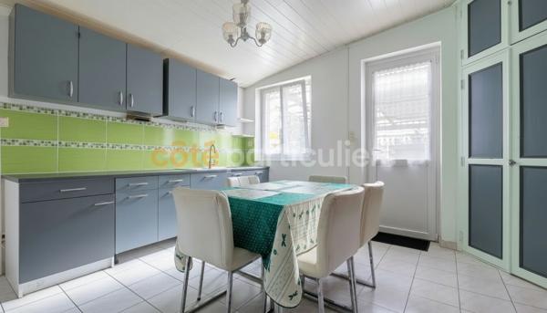 Vente
                Maison60 m² - 3 Pièces -
                    LA ROCHE SUR YON (85000)