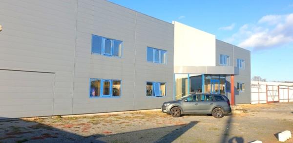 Dpt (), à vendre Local industriel 2345 m2 sur terrain de 4532 m2