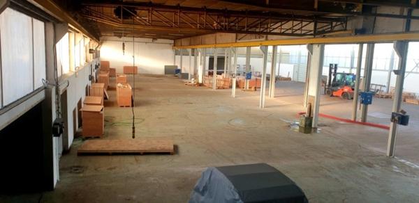Dpt (), à vendre Local industriel 2345 m2 sur terrain de 4532 m2