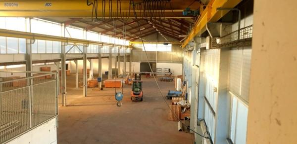 Dpt (), à vendre Local industriel 2345 m2 sur terrain de 4532 m2