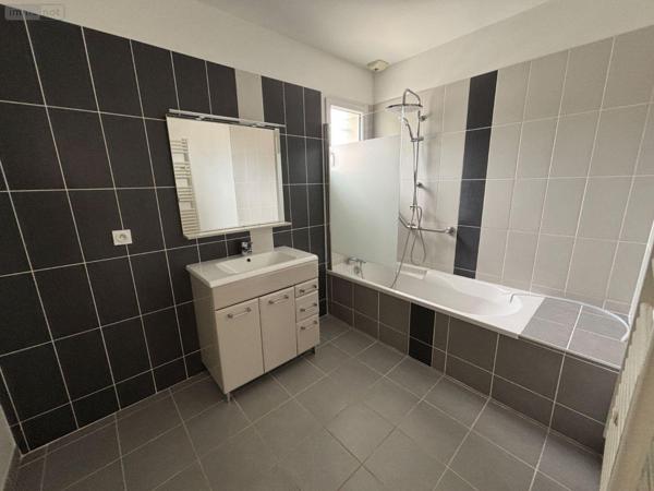 Maison individuelle à vendre à Parempuyre en Gironde (33290), ref : 032/1700   
Proche centre
