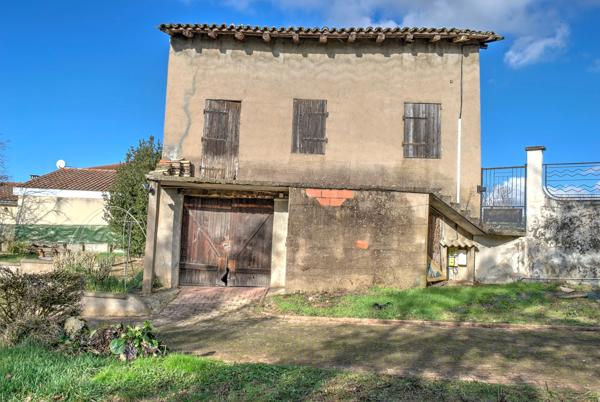 GENAY (69) - Maison 141 m² - 7 pièces - 2346 m² de terrain - Fort potentiel